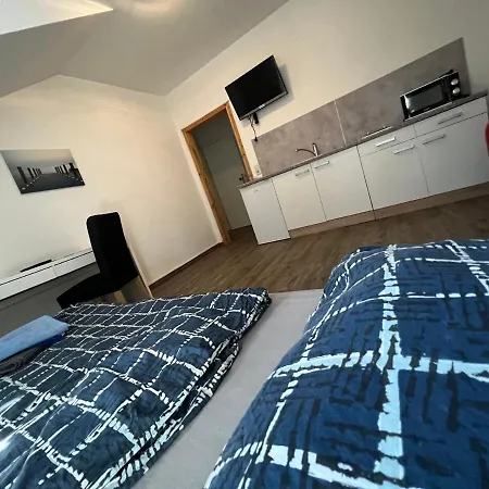 Lichtdurchflutetes Zimmer Mit Kueche Burg bei Magdeburg